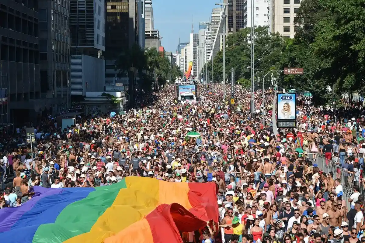 Parada LGBT+ de São Paulo chega à 30ª edição com tema sobre mobilização social e participação política