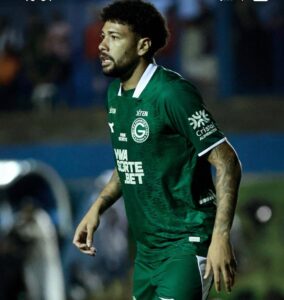 Volante Filipe Machado volta ao time titular do Goiás