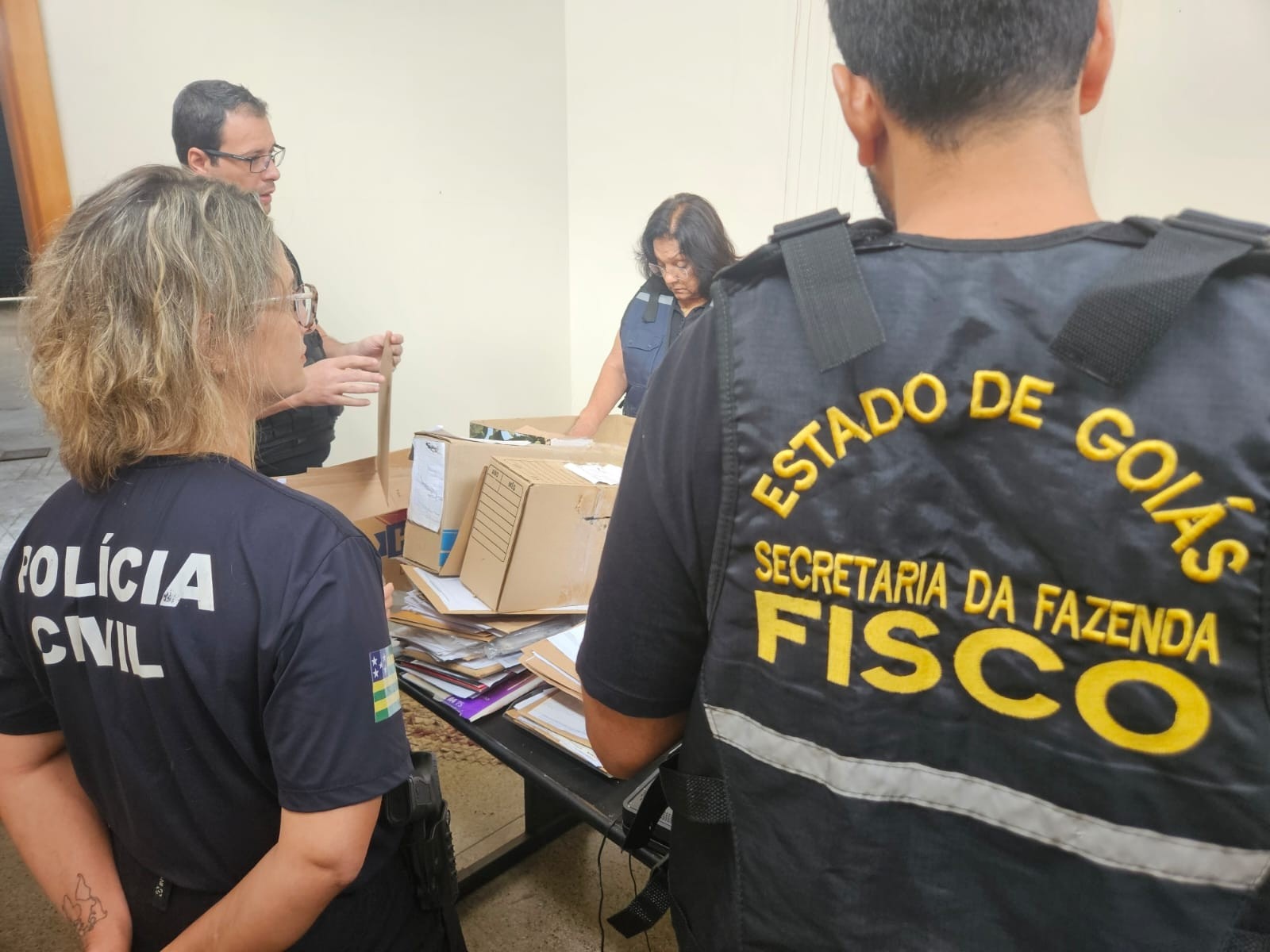 Fraude fiscal de R$ 160 milhões com distribuidora de cigarros é alvo de operação em Goiás