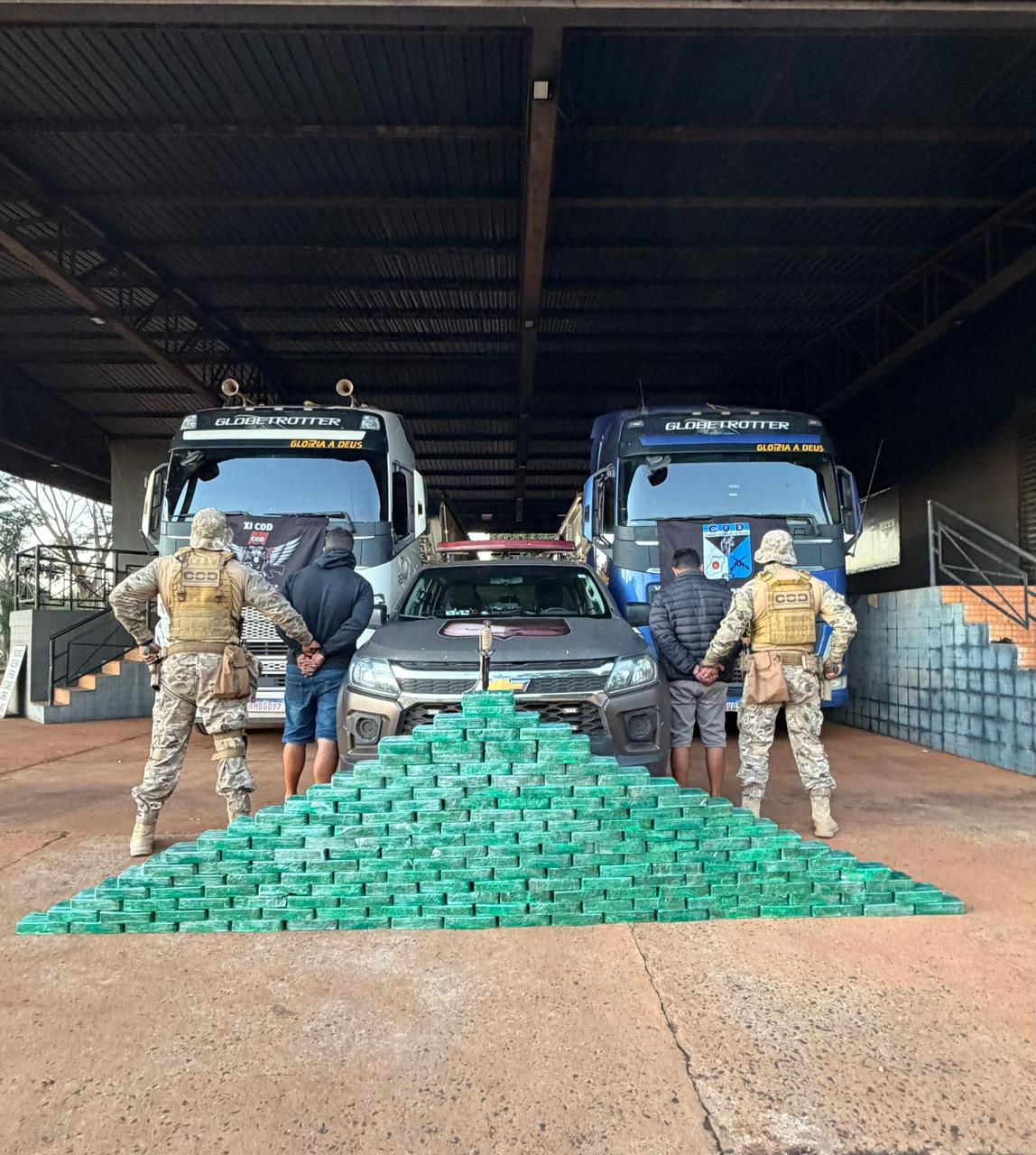 Operação do COD apreende 180 kg de cocaína em carretas em Goiás