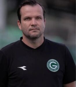 Daniel Paulista, trabalho começa a ser questionado no Goiás
