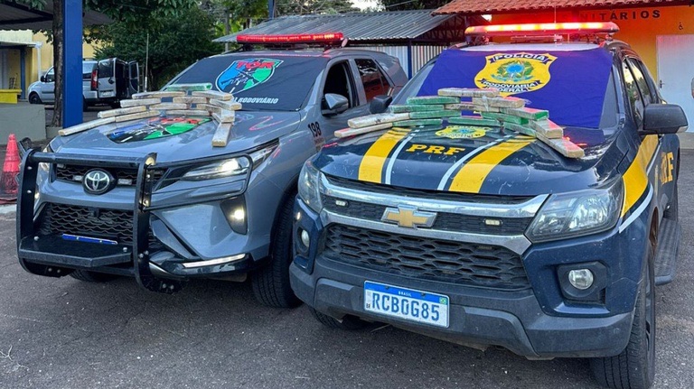 PRF e PM apreendem drogas em ônibus de encomendas na BR-153, em Porangatu