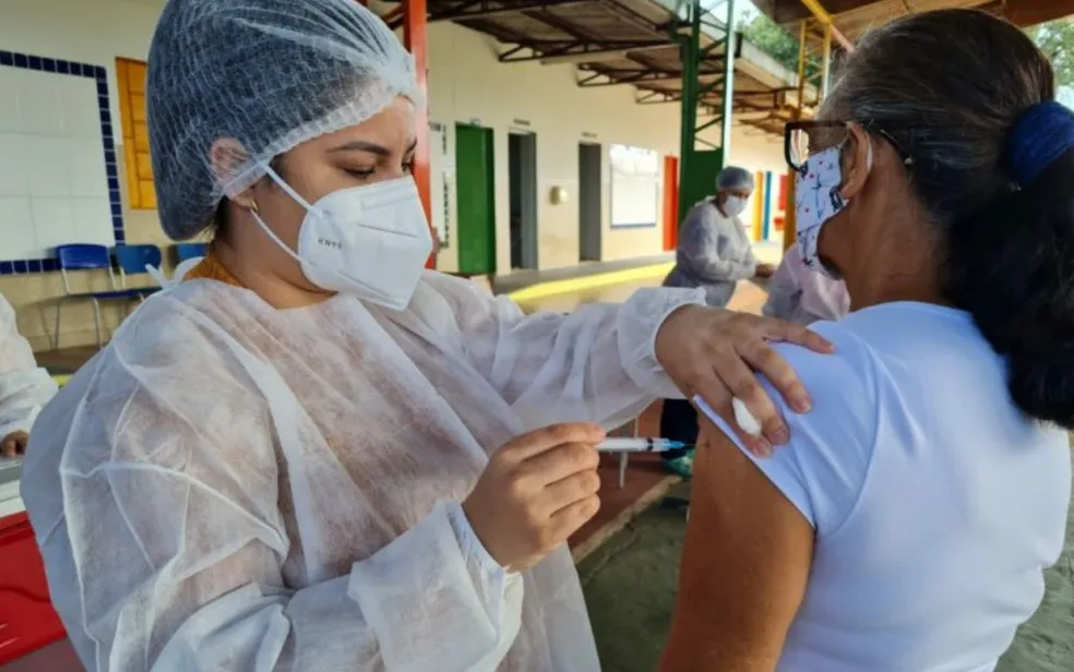Goiânia reforça vacinação e alerta população para manter caderneta atualizada