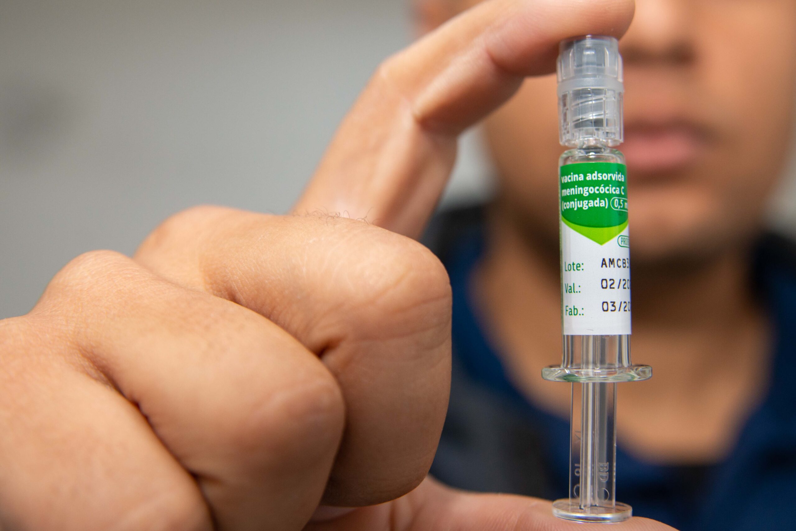 vacinação aparecida SUS continua oferecendo vacina contra meningite; entenda o que mudou