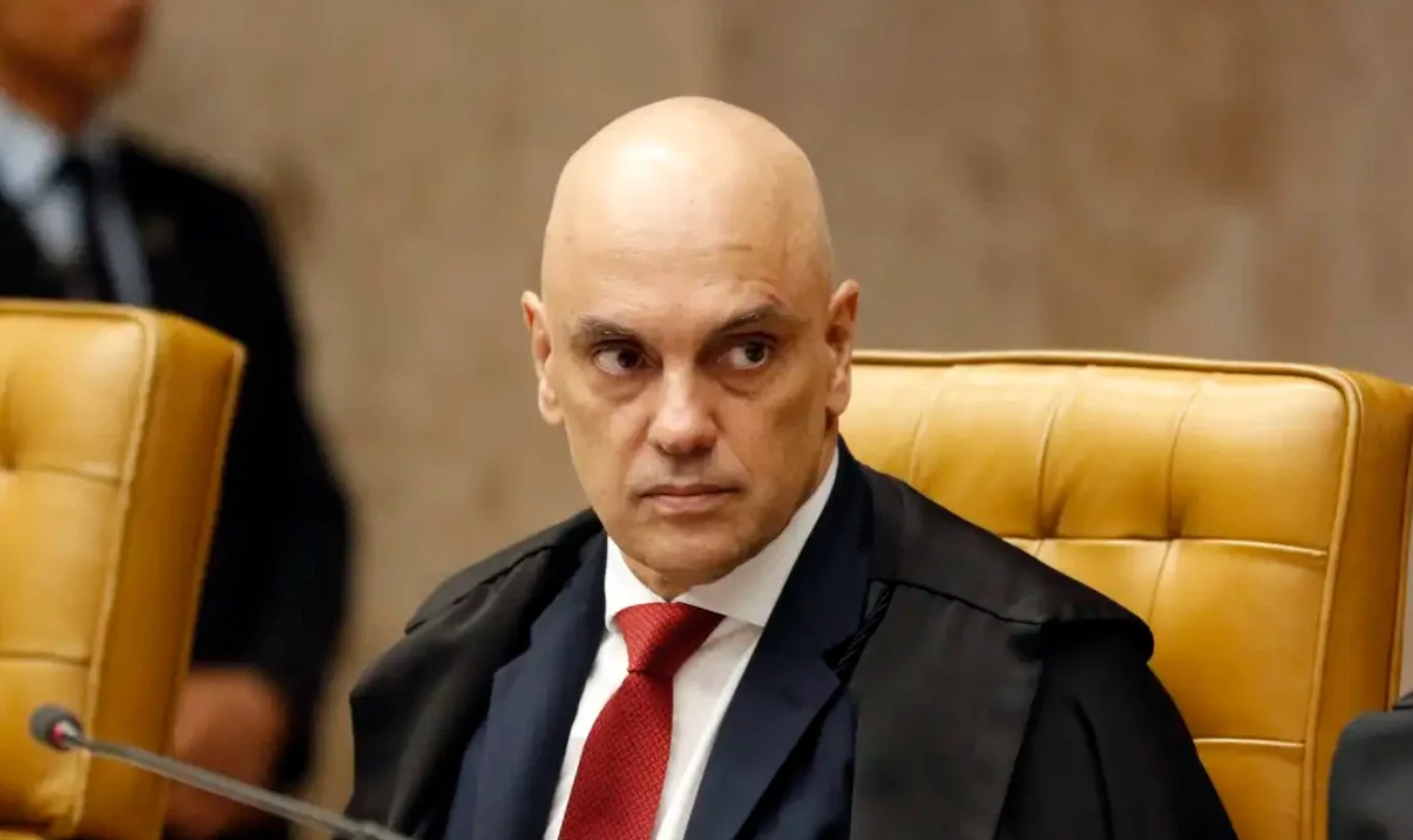Moraes envia à PGR pedido para investigar Eduardo Bolsonaro por suposto recebimento de recursos de Vorcaro