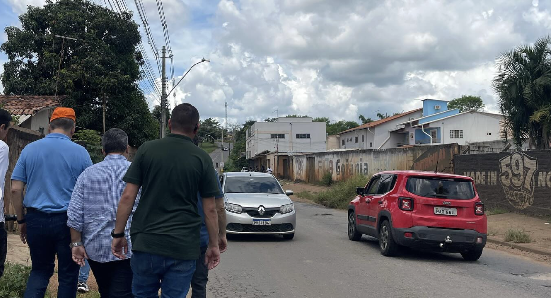 Prefeito visita área onde pretende avançar com continuidade da Avenida Goiás Norte