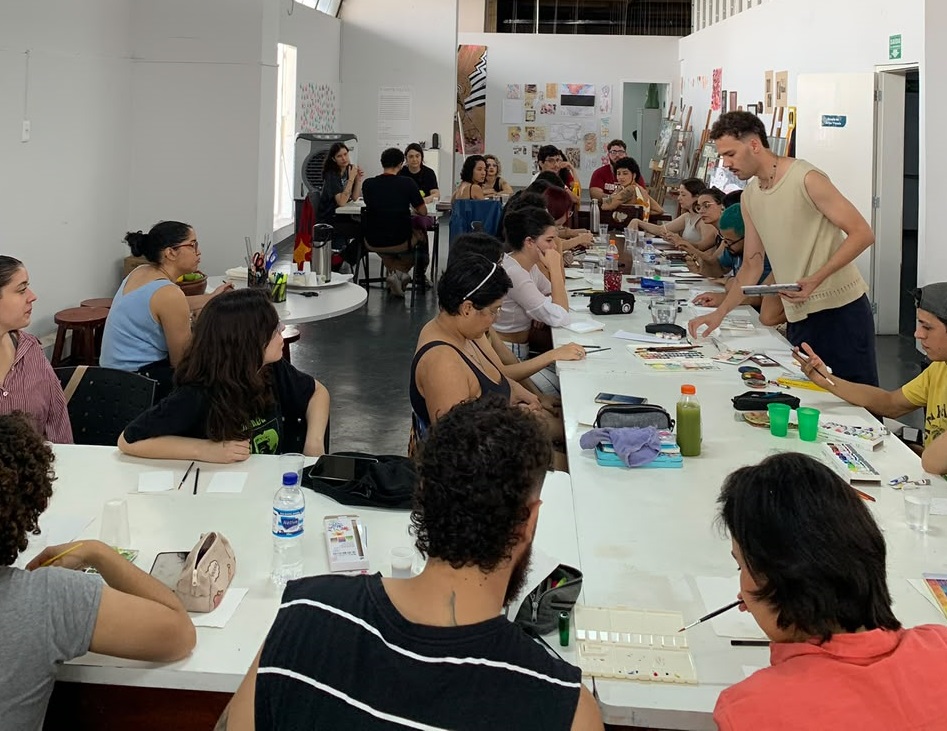Oficinas de aquarela, colagem e bonecas de retalho marcam programação cultural gratuita em Goiânia; saiba como se inscrever