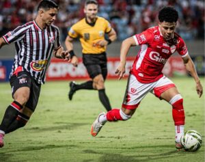 Vila x Anápolis decidem vaga na final da Copa Centro-Oeste