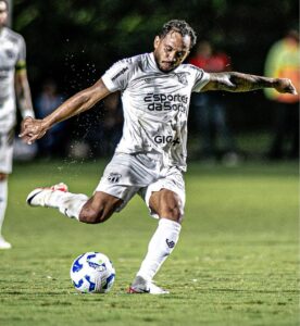 Lourenço desfalca o Goiás no clássico