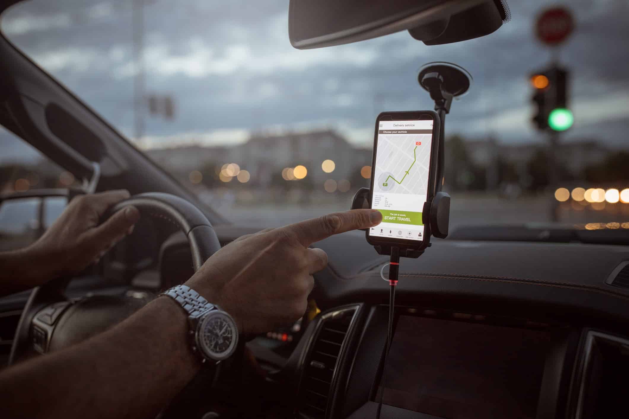 Motoristas por aplicativo e taxistas terão acesso a crédito para trocar de carro