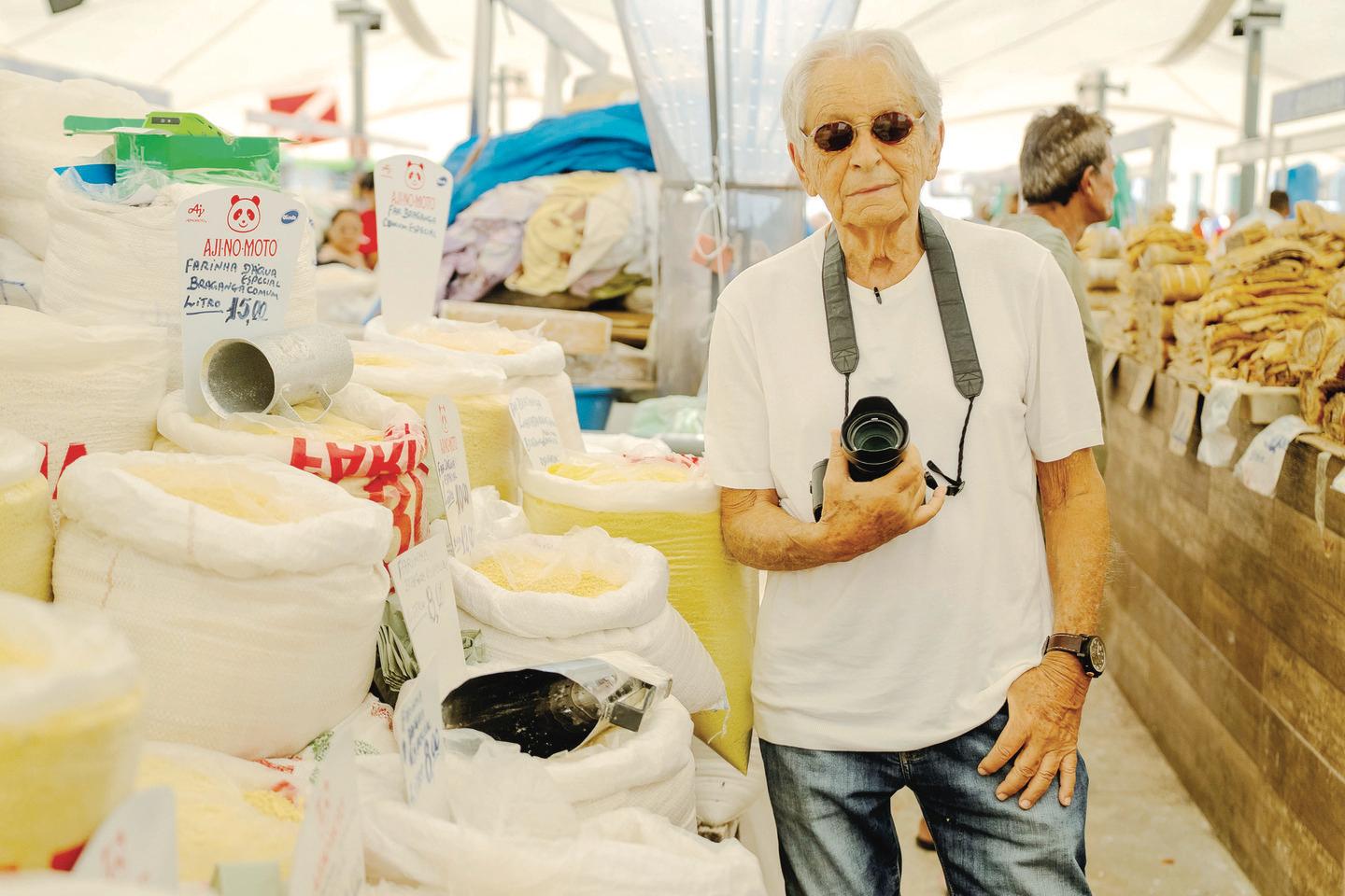 Jornalista Fernando Gabeira estreia a série “Feiras Pelo Brasil” com episódio sobre Goiânia