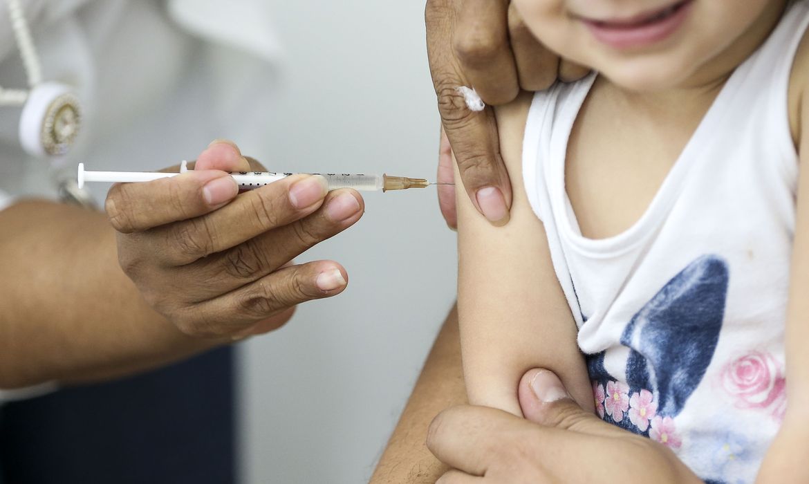 Prefeitura de Aparecida amplia proteção infantil com oferta da nova vacina  Pneumo 20 - Tribuna do Planalto