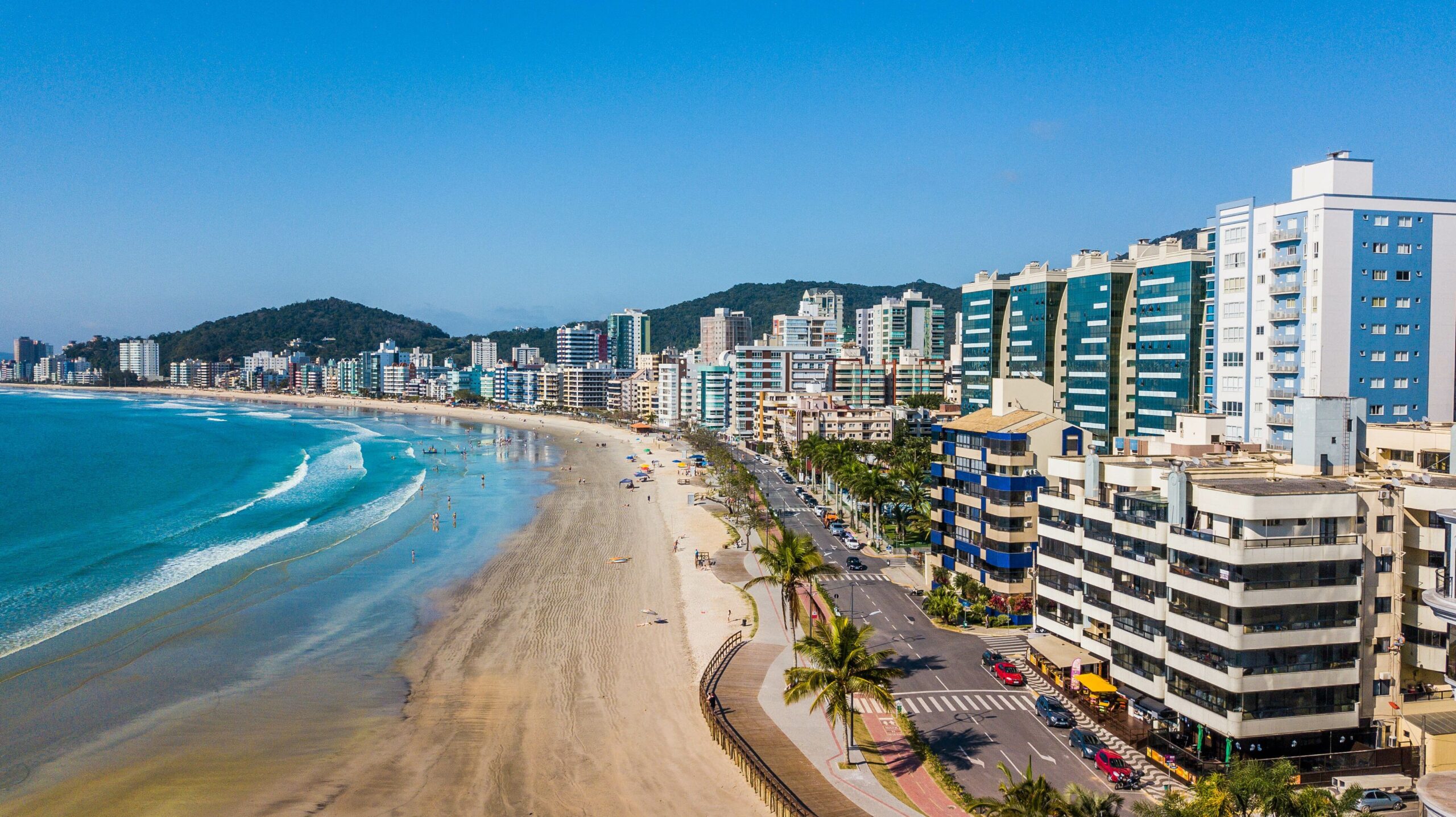 Conheça a cidade que desbancou Balneário Camboriú e tem o m² mais caro do país