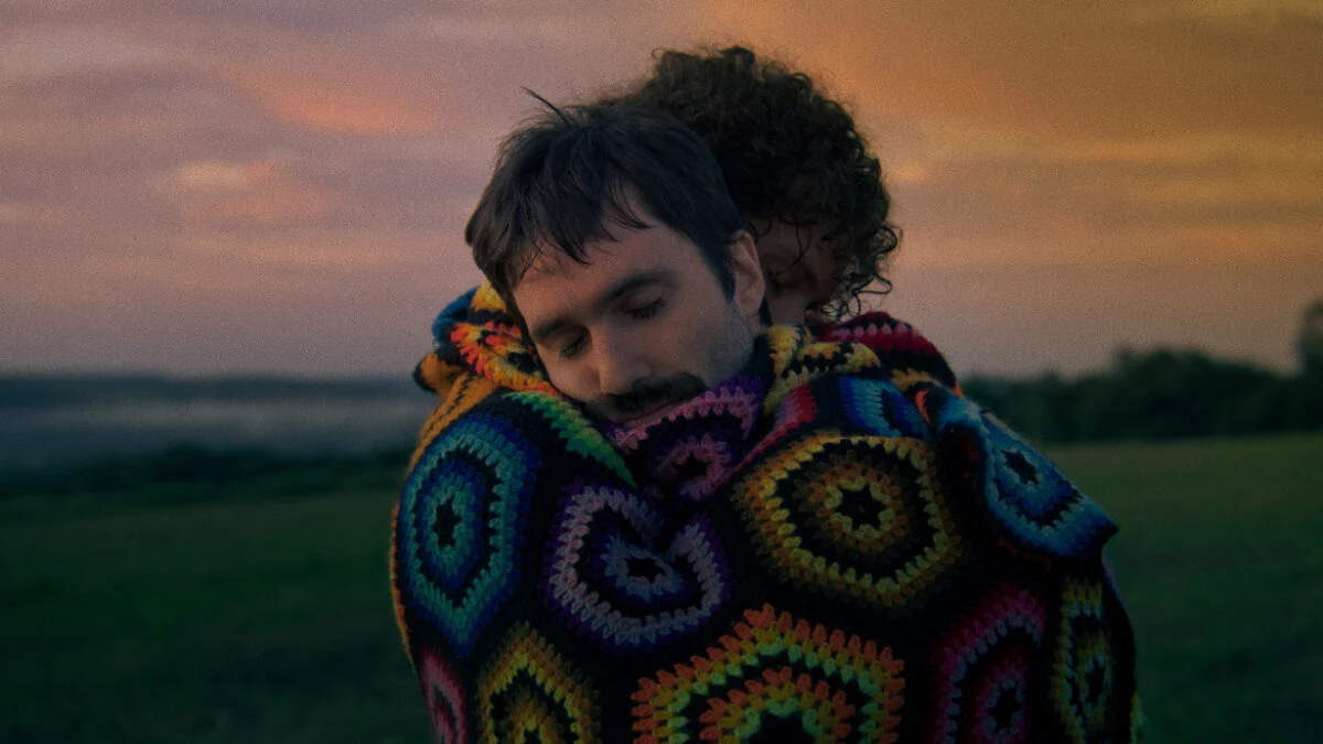 Cine Cultura terá sessões especiais e gratuitas com os filmes Mambembe e Apenas Coisas Boas em celebração ao mês do Orgulho LGBTQIA+ no dia 20 de junho.