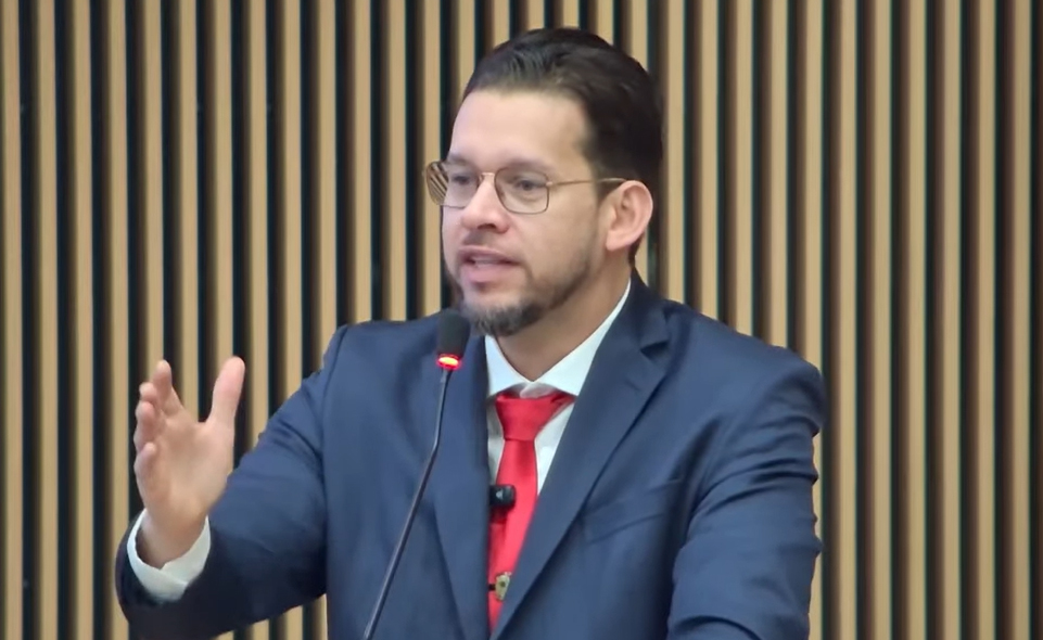 Em defesa a trabalhadores da saúde, vereador sugere reduzir salário para R$ 1.200; entenda