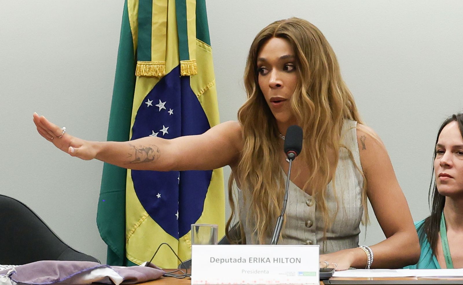 Erika Hilton aciona MPF e pede suspensão imediata de mapa de localização do Instagram