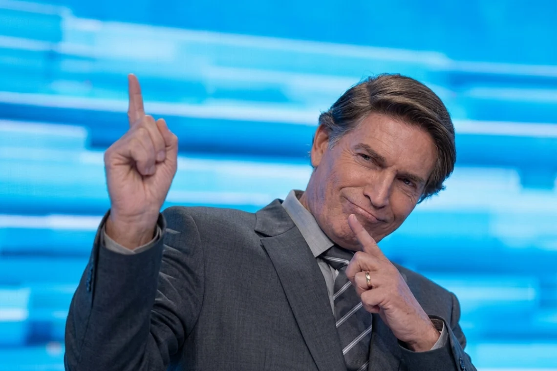 Operação investiga suposto desvio de recursos de programa de Wi-Fi para filme sobre Bolsonaro em São Paulo