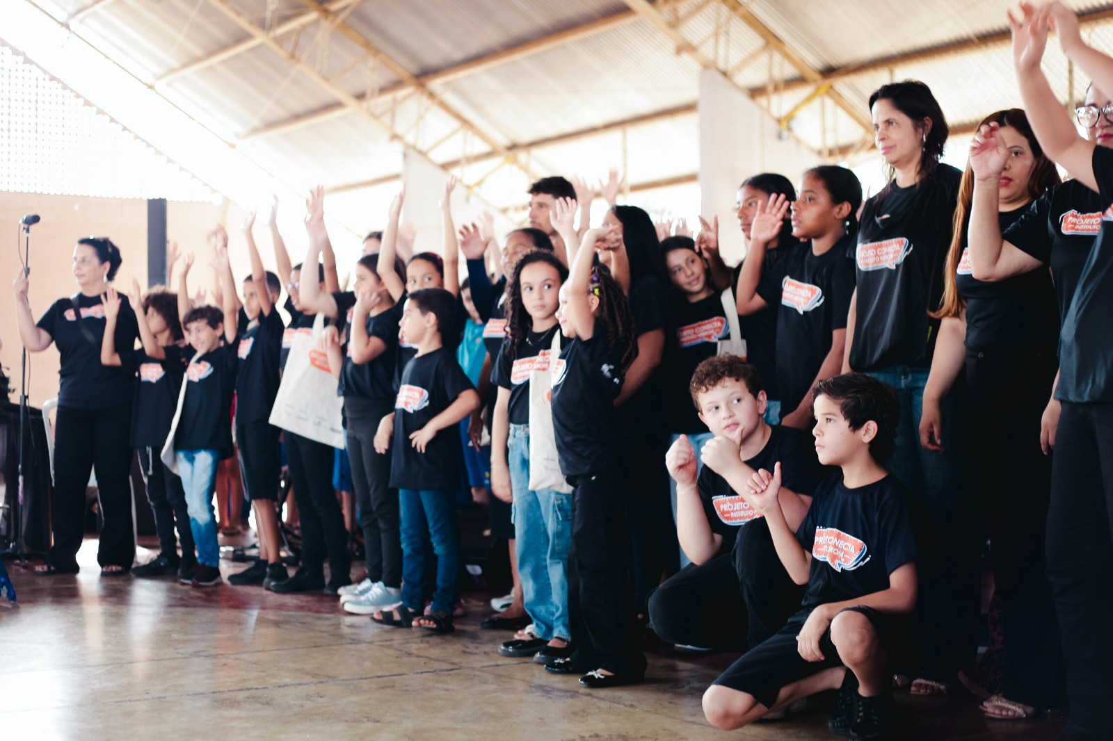 Os alunos do Projeto Conecta – Oficinas de Desenvolvimento Artístico Cultural deram início à etapa de apresentações públicas da iniciativa com o espetáculo Show ConectArt Aparecida