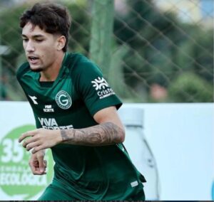 Lucas Rodrigues, um mês fora do time para tratar contusão no joelho