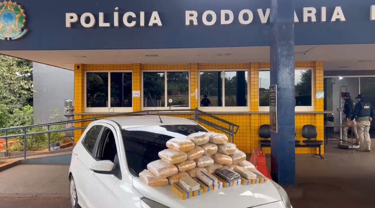 PRF intercepta carregamento de drogas na BR-364 e apreende 32 kg de cocaína e skunk em Goiás - PRF