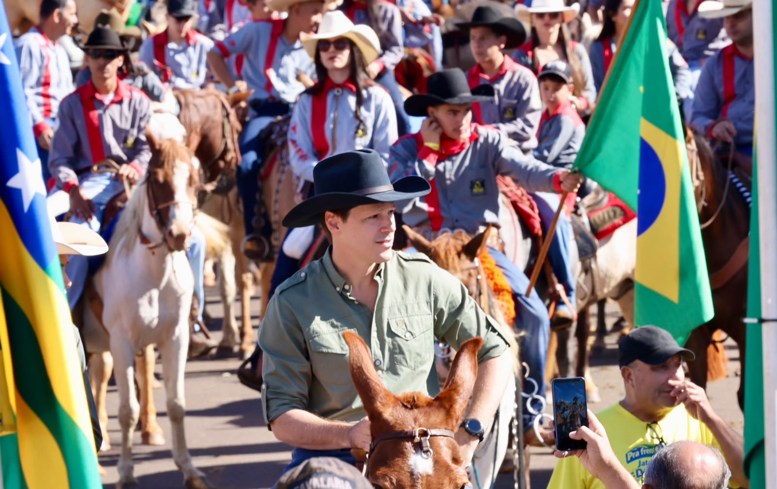 Daniel Vilela participa de cavalgada em Jataí e defende preservação de tradições goianas