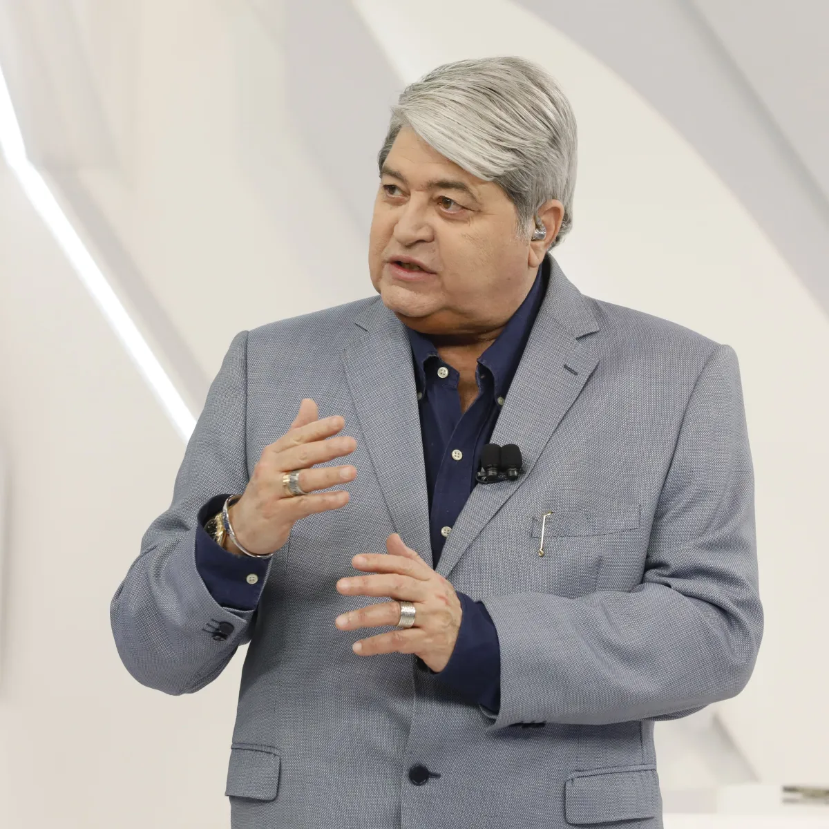 Datena deixa EBC para manter possibilidade de candidatura nas eleições de 2026