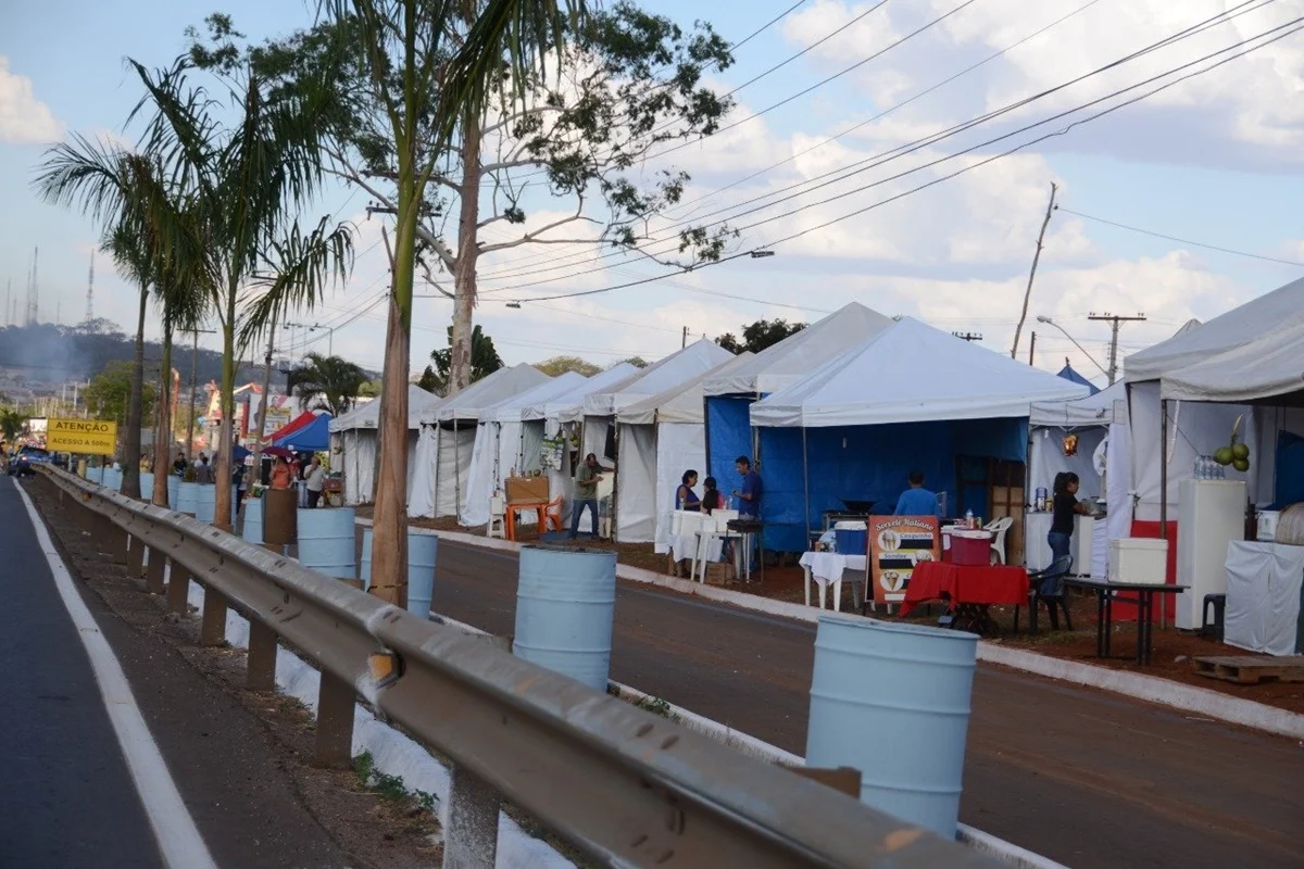 Romaria de Trindade: Equatorial alerta comerciantes para prazo de ligação provisória de energia