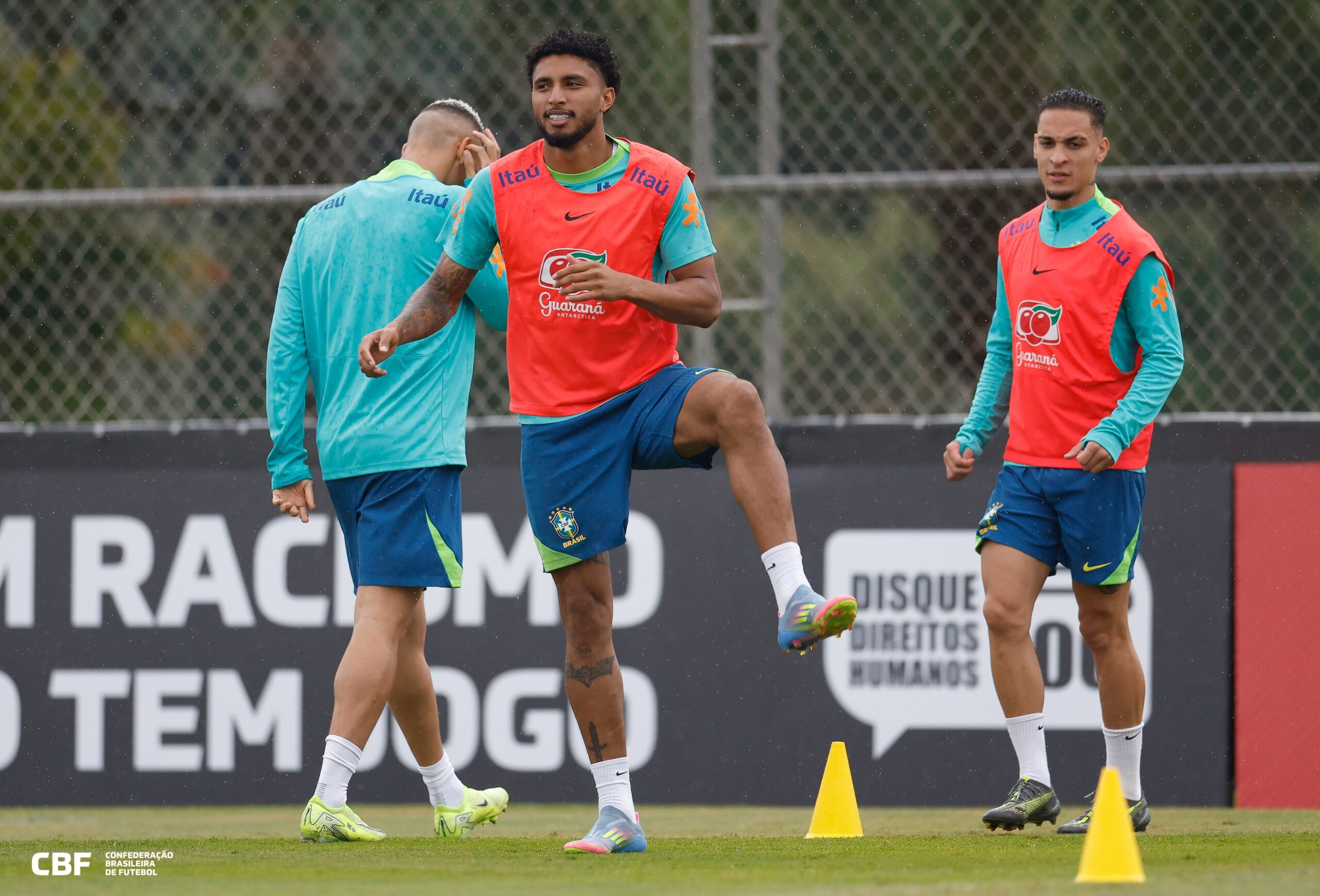 Quem é Éderson, meio-campista chamado por Ancelotti para o lugar de Wesley