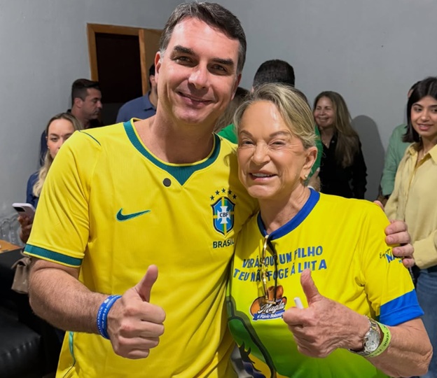 Magda Mofatto se irrita em ato do PL com presença de Flávio Bolsonaro e diz que pode não votar em Wilder