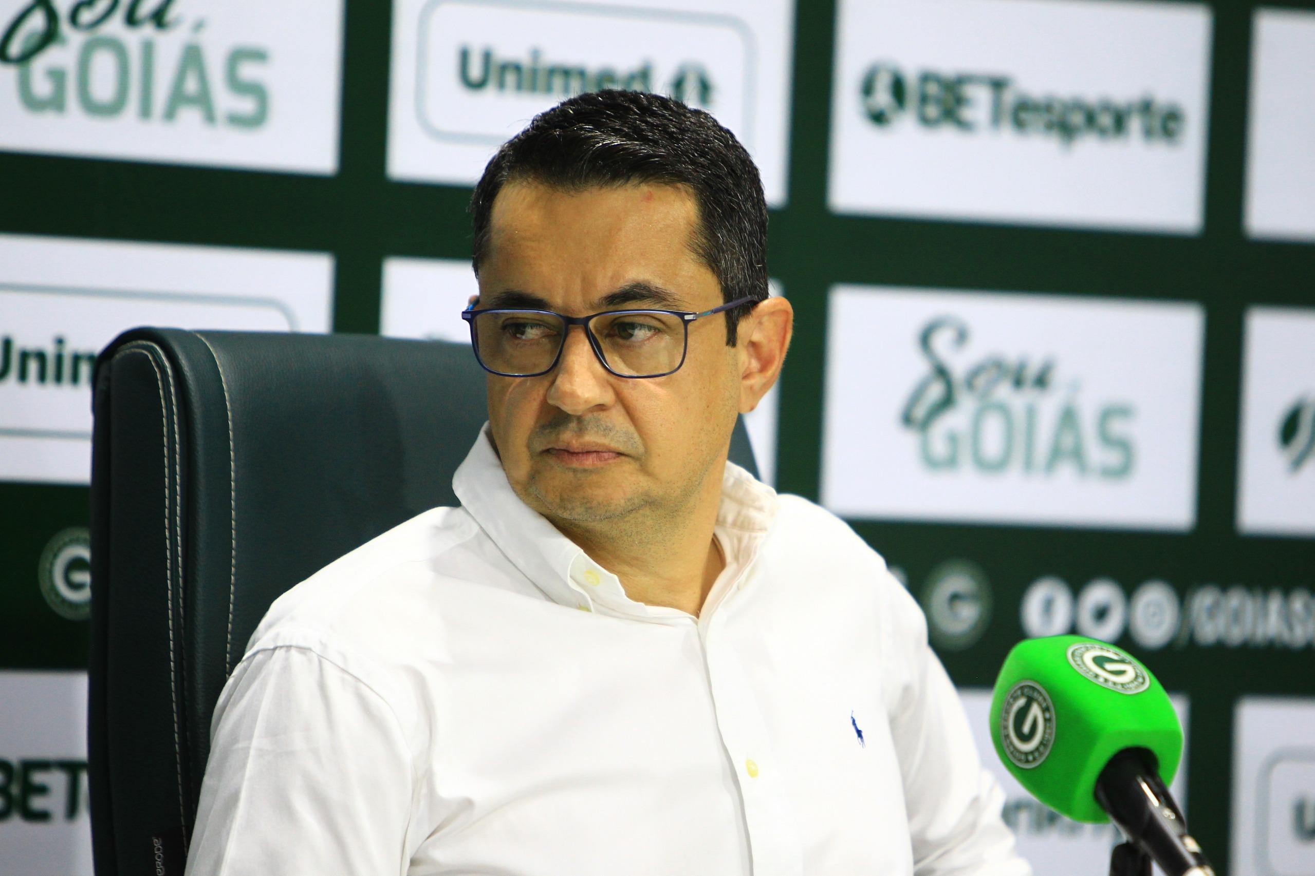 Goiás aprova renegociação, mas ainda deve direito de imagem