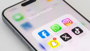 Por que um post político é removido? TSE cobra explicações de Meta e X em 24 horas