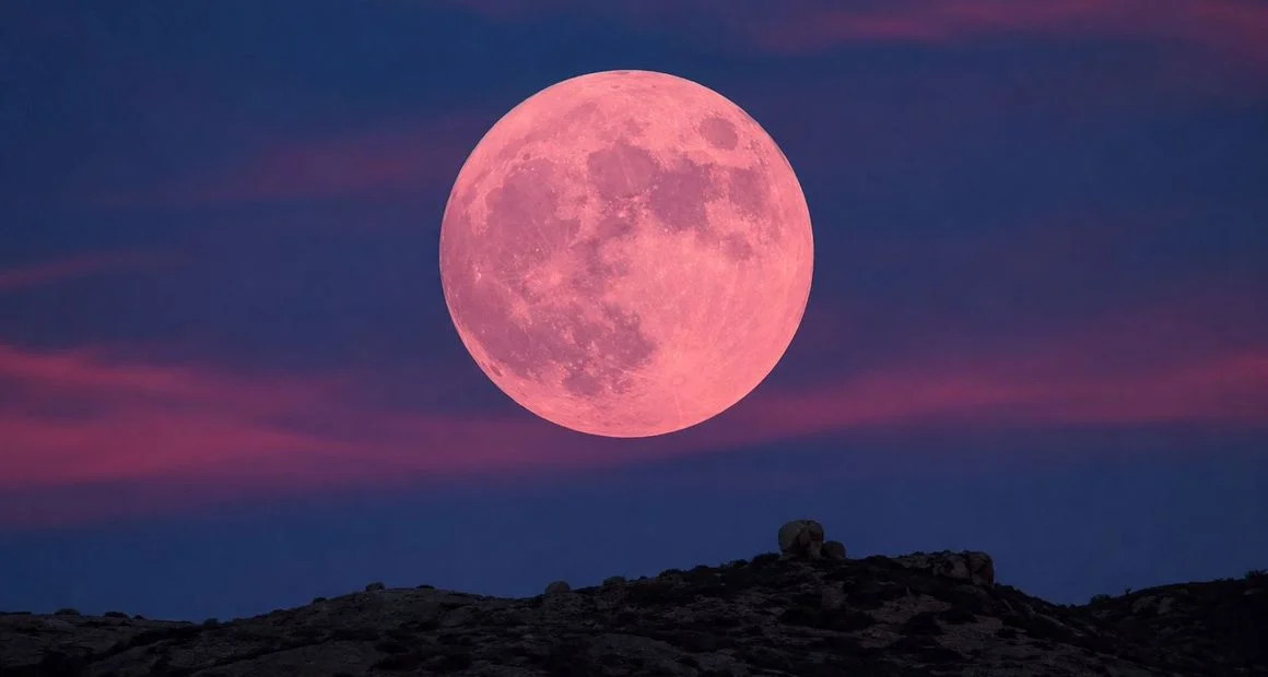 Lua Morango Goiás