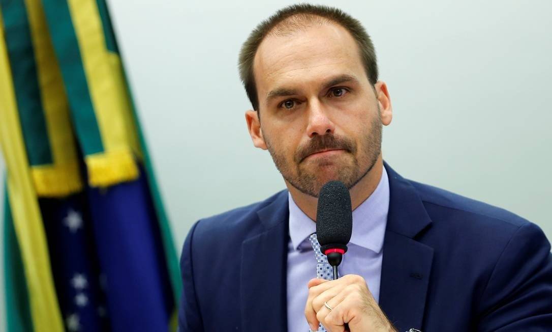 STF condena Eduardo Bolsonaro a 4 anos e 2 meses de prisão por coação em processo sobre trama golpista