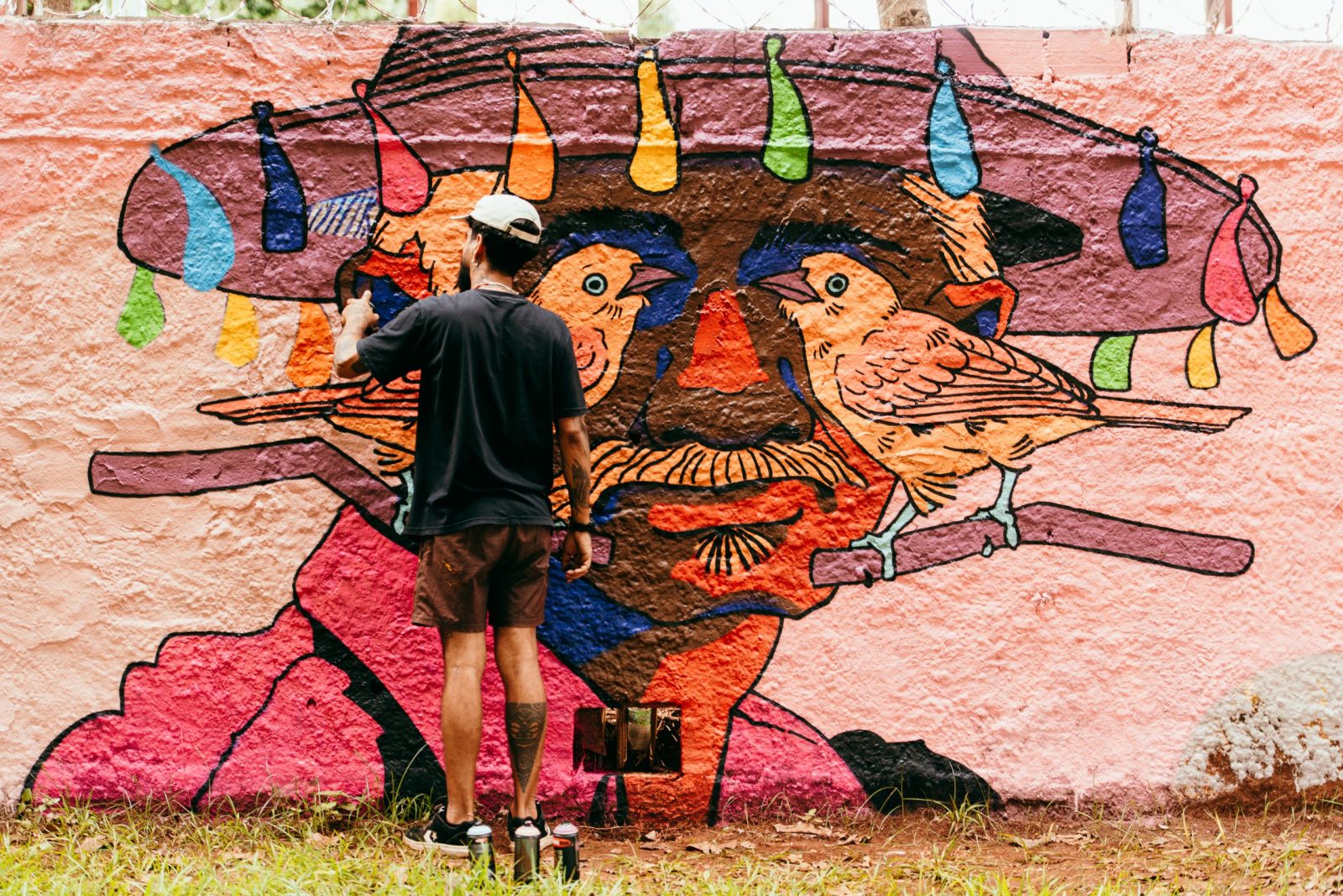 Projeto leva graffiti e arte urbana a escolas e espaços públicos de Goiânia