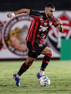 Lucas Silva, disputado por Vila Nova e Goiás