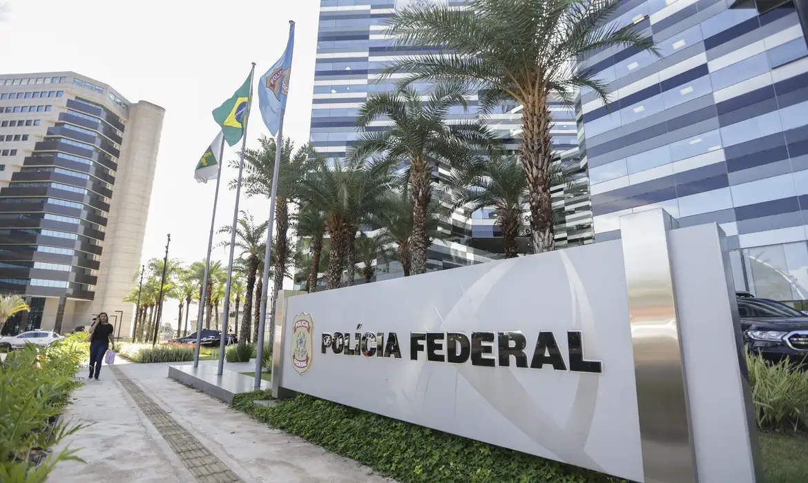 PF faz operação em Goiânia e Aparecida contra suspeita de lavagem de dinheiro ligada a apostas ilegais