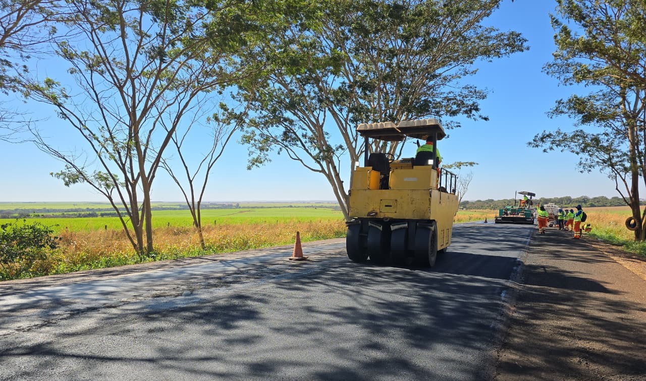 Obras provocam sistema Pare e Siga em trechos das BRs 452 e 060 em Goiás; veja onde e quando