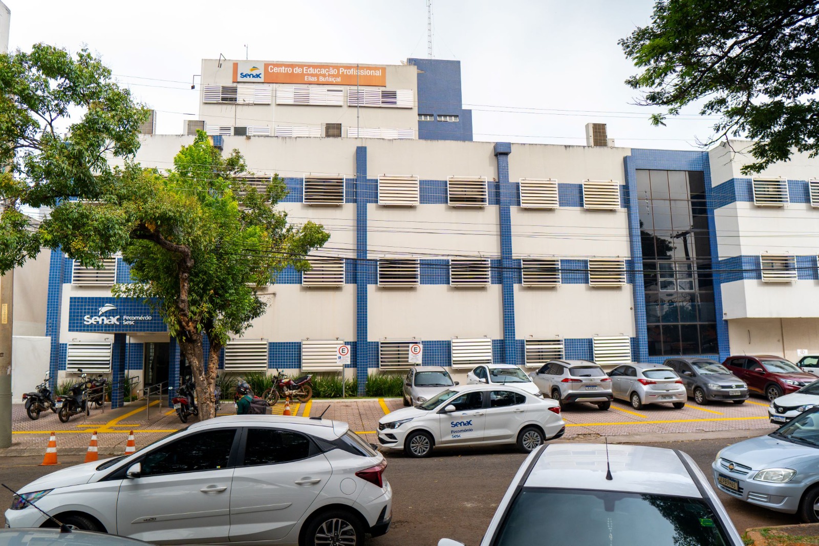 Sesc e Senac Goiás abrem seleção com salários de até R$ 6,2 mil; veja como se inscrever