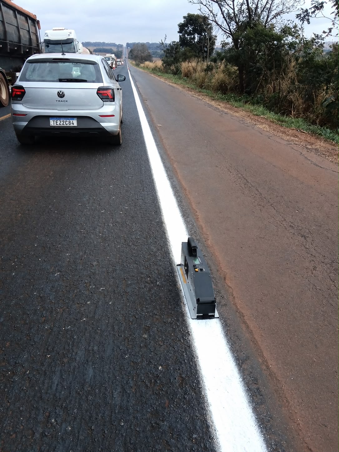 Por que algumas faixas "somem" à noite? Entenda o teste realizado pela Rota Verde Goiás na BR-452 - Rota Verde
