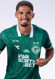 Kadu Souza, artilheiro do Goiás na série B com cinco gols