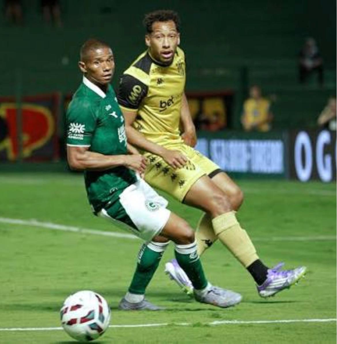 Goiás e Sport ficaram no empate ontem a noite na Serrinha
