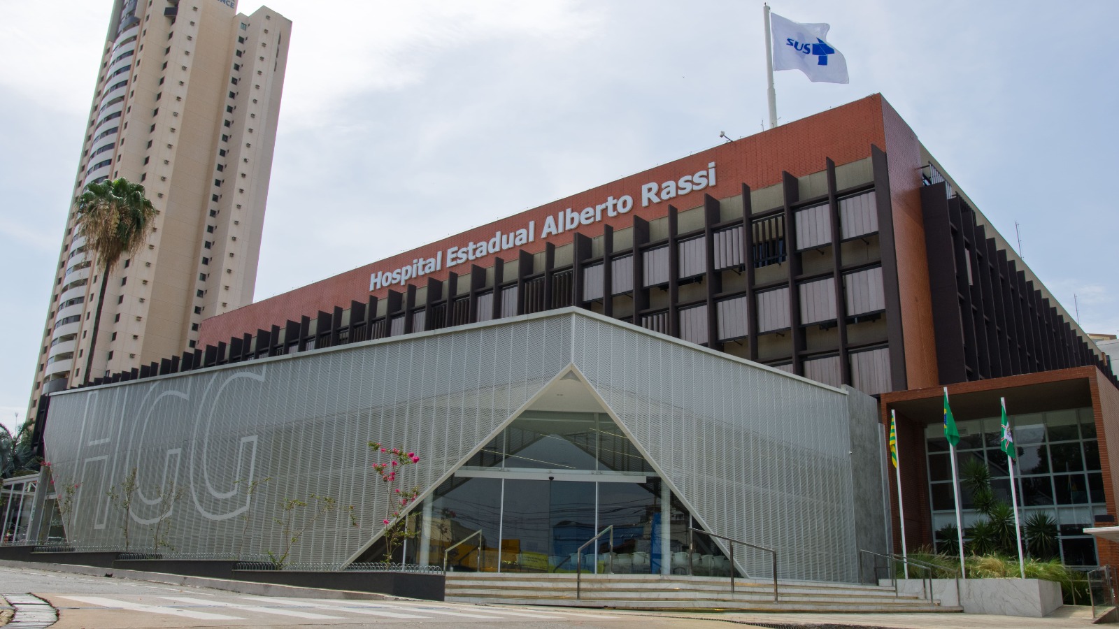 Golpistas se passam por funcionários do HGG para cobrar familiares de pacientes