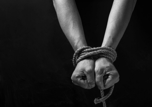 Crescimento do tráfico humano no Brasil acende alerta para aliciamento digital e exploração sexual