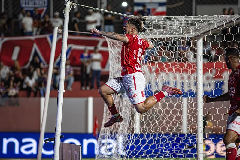 Vila mantém invencibilidade no OBA. Goiás recebe o Sport
