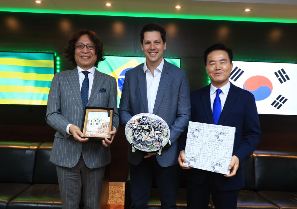 Daniel Vilela aposta em indústria bélica e atrai fábrica sul-coreana com investimento de R$ 77 milhões