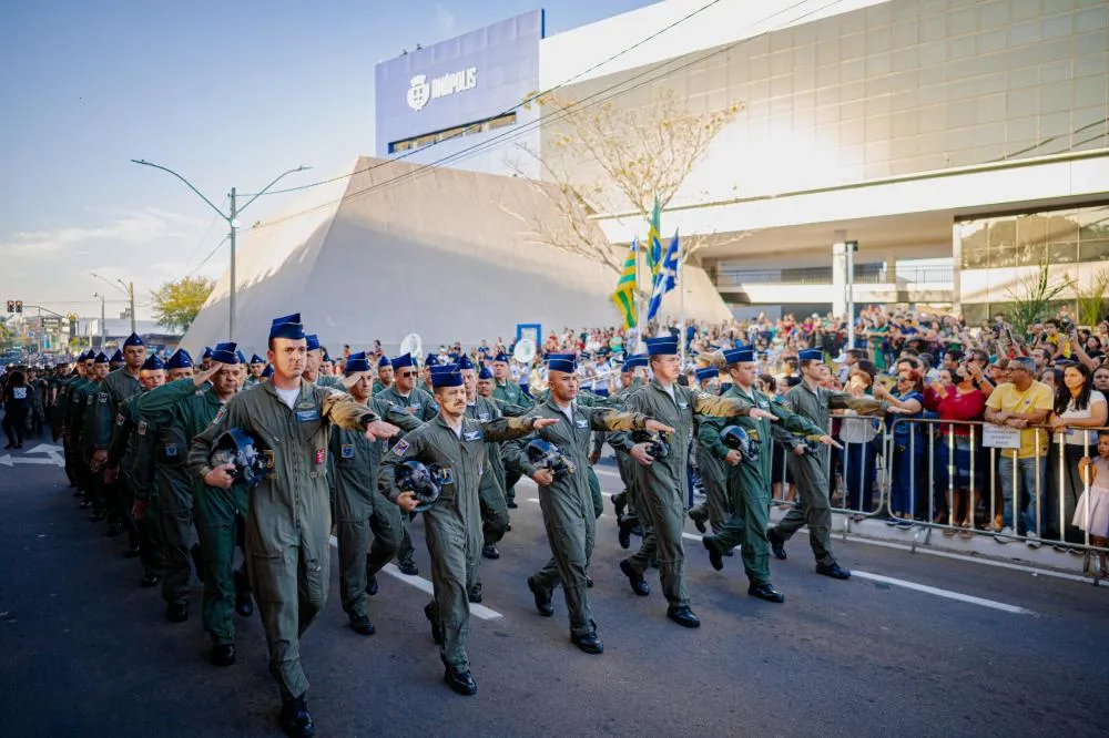Desfile de 119 anos de Anápolis ocorre nesta sexta-feira; veja percurso e bloqueios