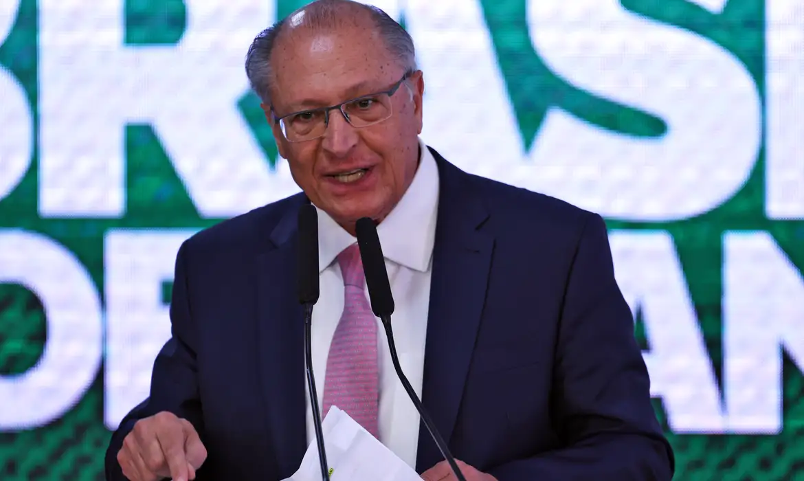 Alckmin diz que Brasil não quer guerra comercial com os EUA e prepara socorro a setores atingidos pelo tarifaço