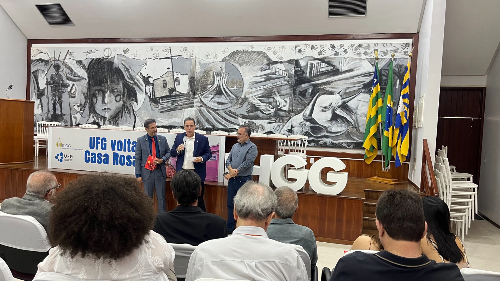 Obra de ex-senador goiano sobre a China retorna às livrarias
