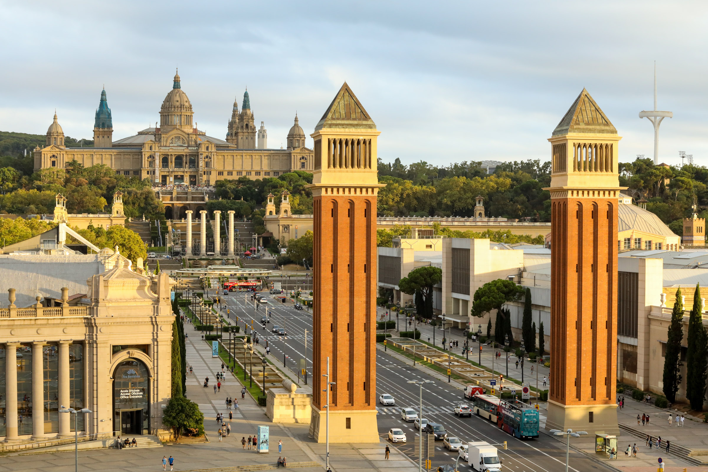 Barcelona impõe limite de turistas por ano; saiba como fica sua viagem