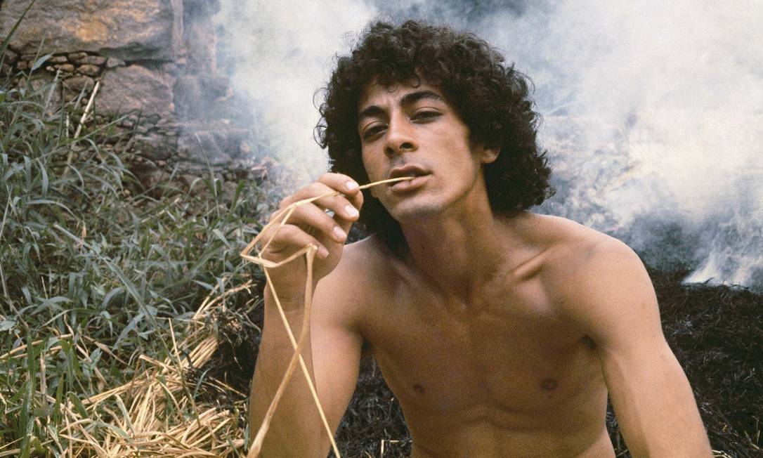 O poeta das dores do mundo